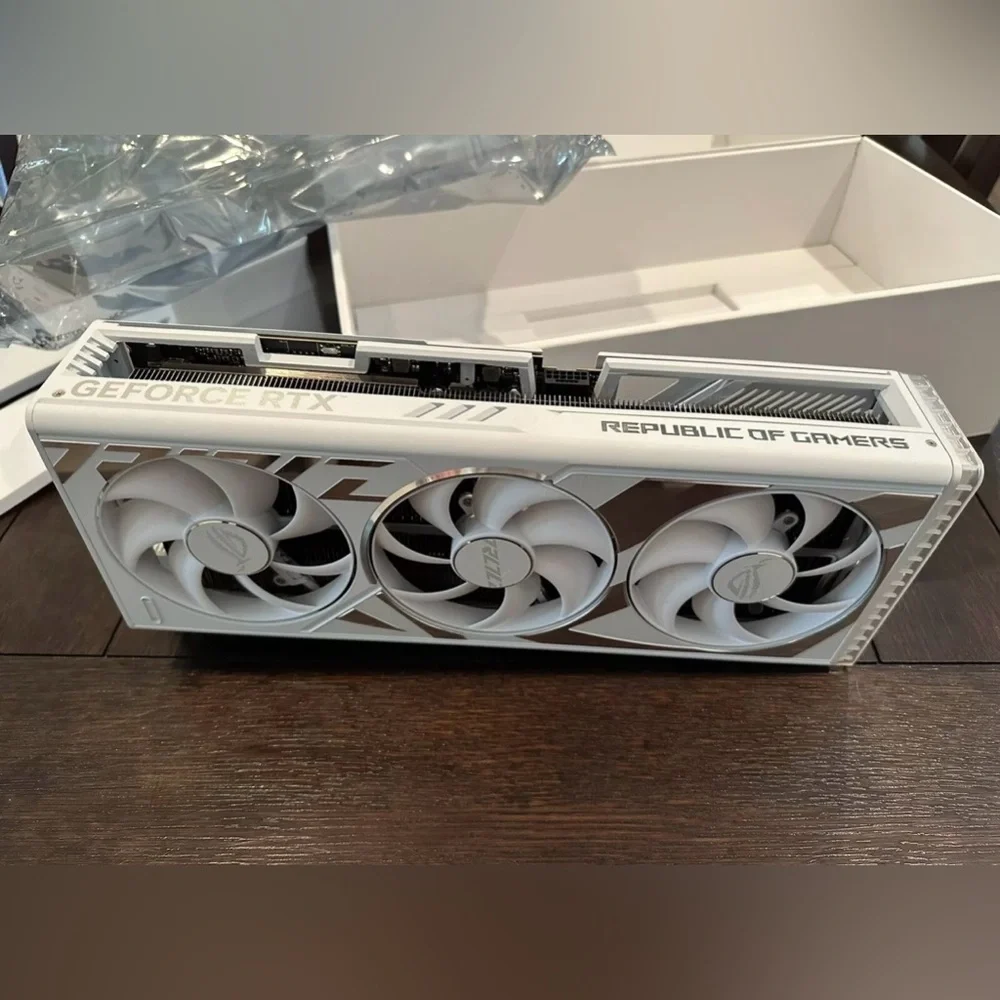 ASUS GeForce RTX 4090 OC White Edition
